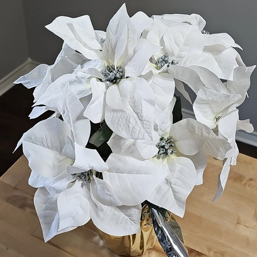 🎄 Large White Silk Poinsettia Arrangement Gold Foil Pot
